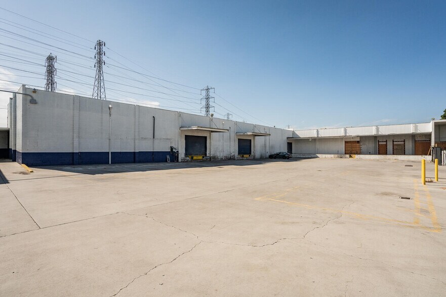 More Photos Of 1500 E Cerritos Ave, Anaheim Manufacturing For Lease