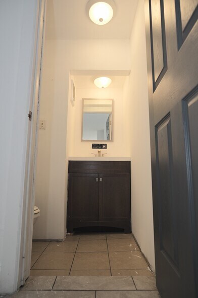 More Photos Of 1017 W Huntingdon St, Philadelphia General Retail For Sale