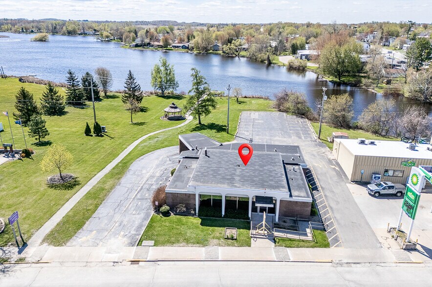 More Photos Of 132 E Main St, Hortonville Bank For Sale