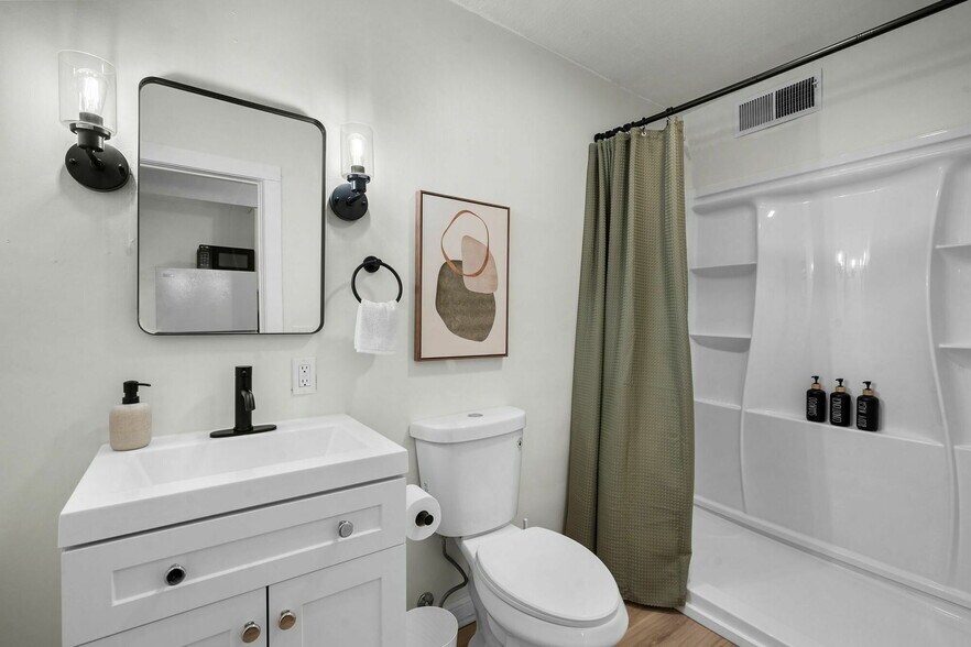 More Photos Of 101 Pennsylvania Ave, Binghamton Apartments For Sale