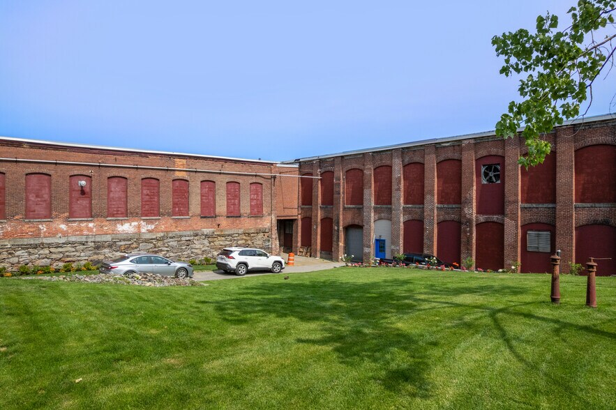 More Photos Of 56 Sterling St, Clinton Manufacturing For Lease