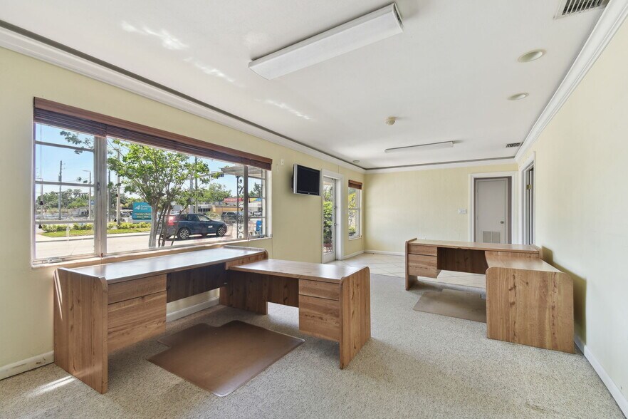 More Photos Of 3019 W Azeele St, Tampa Loft Creative Space For Sale