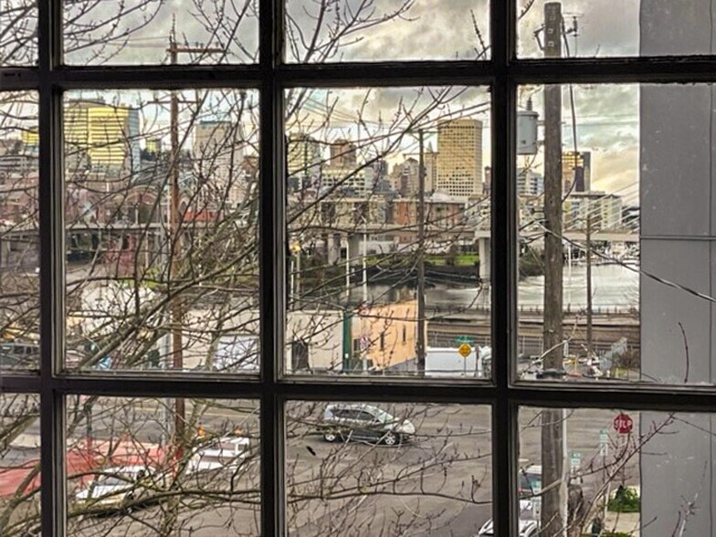 More Photos Of 301 E 25th St, Tacoma General Retail For Sale