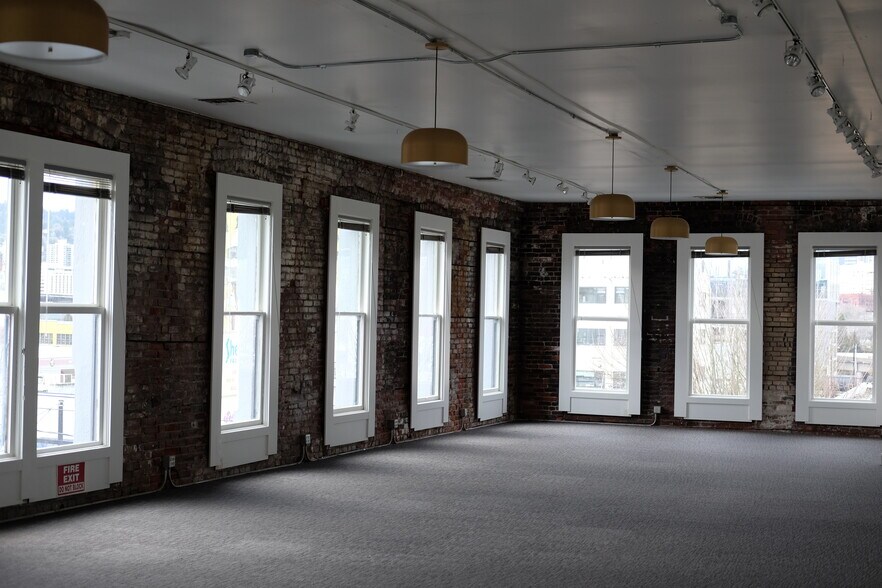 More Photos Of 330-338 SE Martin Luther King Jr Blvd, Portland Loft Creative Space For Lease