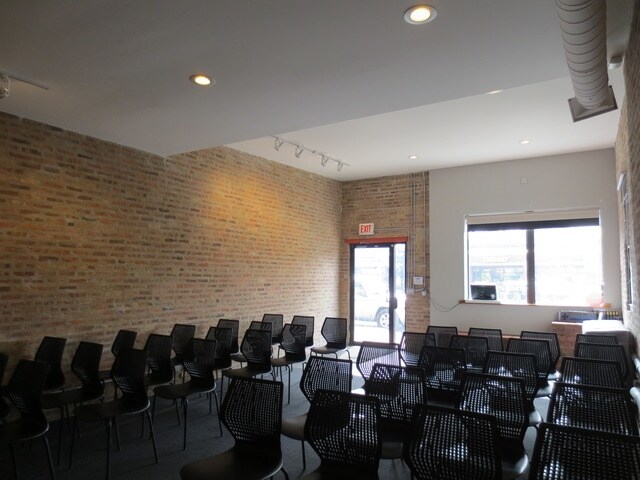 More Photos Of 1434 W Montrose Ave, Chicago Storefront For Sale