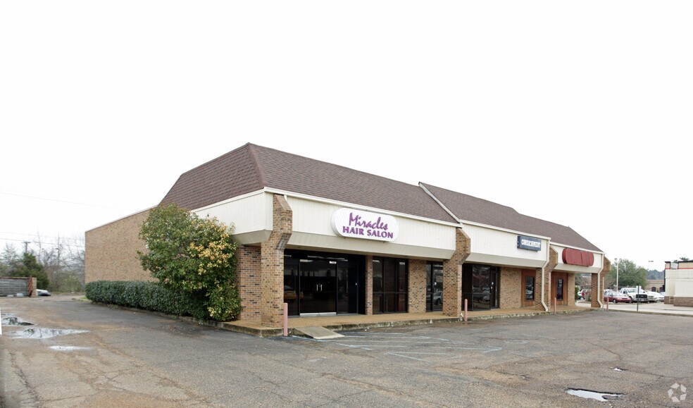 Primary Photo Of 898 Centre St, Ridgeland Freestanding For Sale