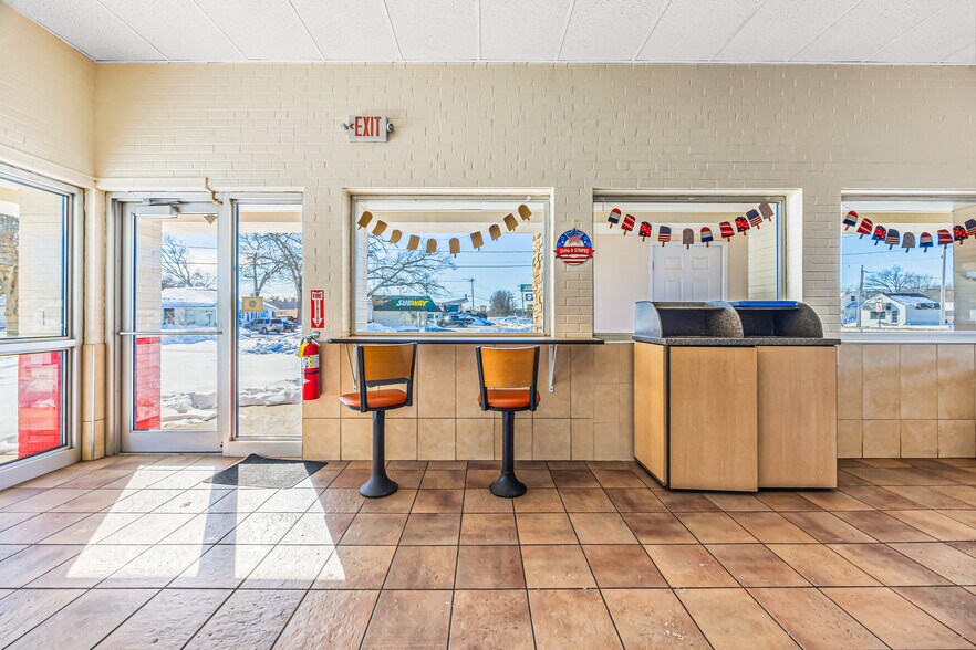 More Photos Of 1535 Memorial Dr, Chicopee General Retail For Sale