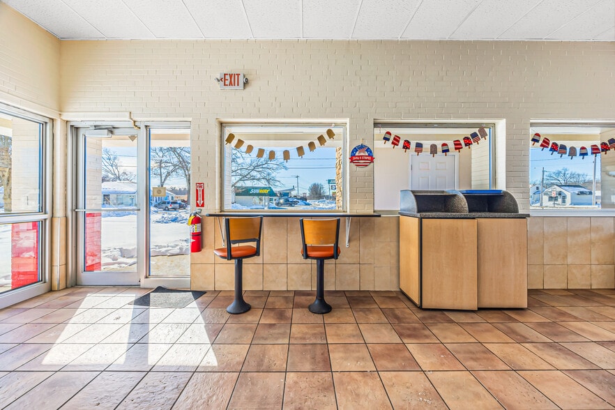 More Photos Of 1535 Memorial Dr, Chicopee Restaurant For Sale