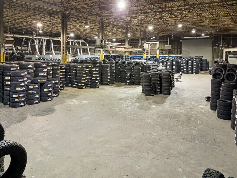 More Photos Of 411 Industrial Dr, White House Manufacturing For Lease