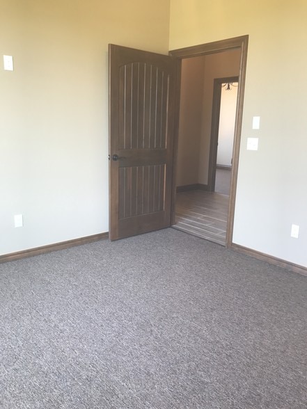 More Photos Of 17236 N May Ave, Edmond Office For Sale