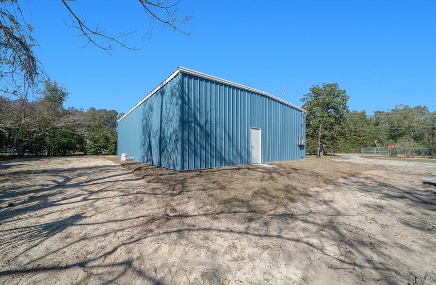 More Photos Of 4820 NE 35th St, Silver Springs Auto Dealership For Sale