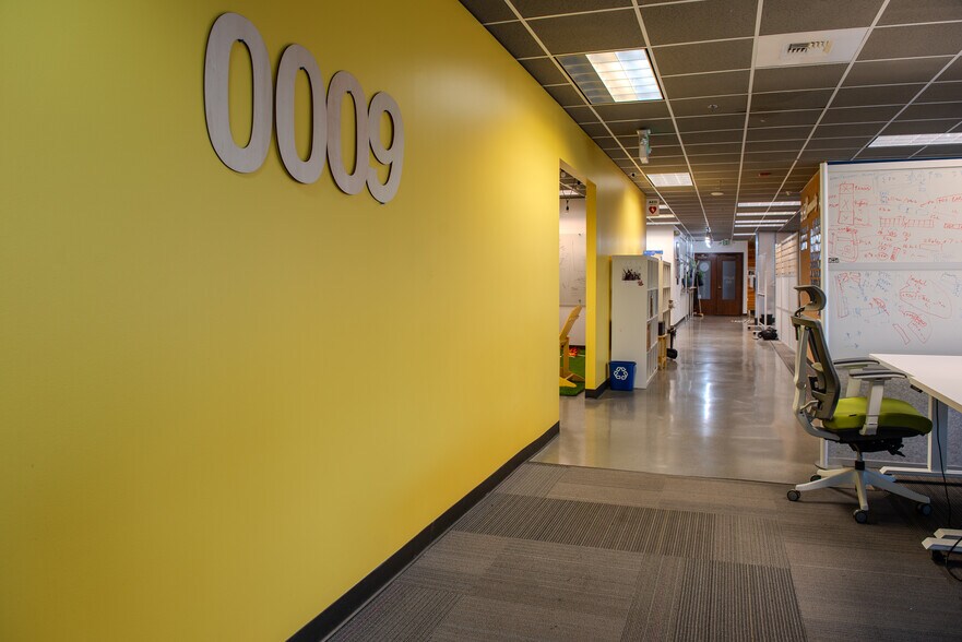 More Photos Of 3300 Meridian Ave N, Seattle Office Residential For Lease