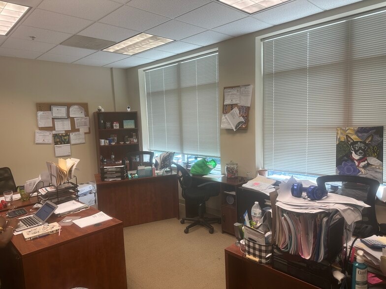 More Photos Of 7001 Heritage Village Plz, Gainesville Office For Lease