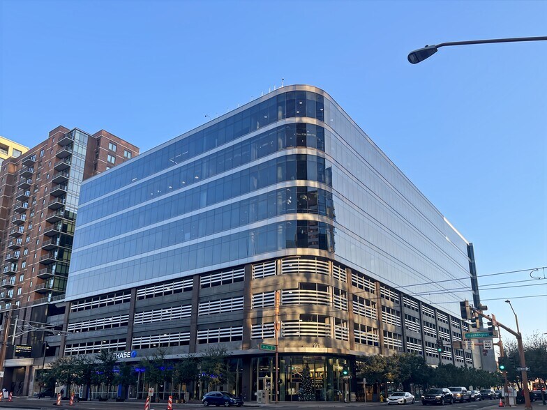 More Photos Of 101 E Washington St, Phoenix Coworking Space