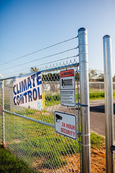 More Photos Of 526 Bowens Mill SW rd, Douglas Specialty For Sale