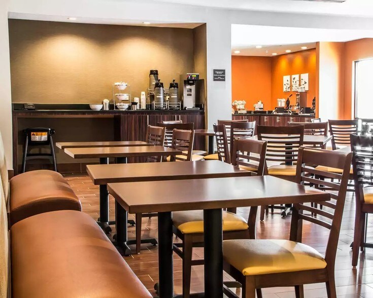 More Photos Of 4530 W White Ave, Blackwell Hotel For Sale