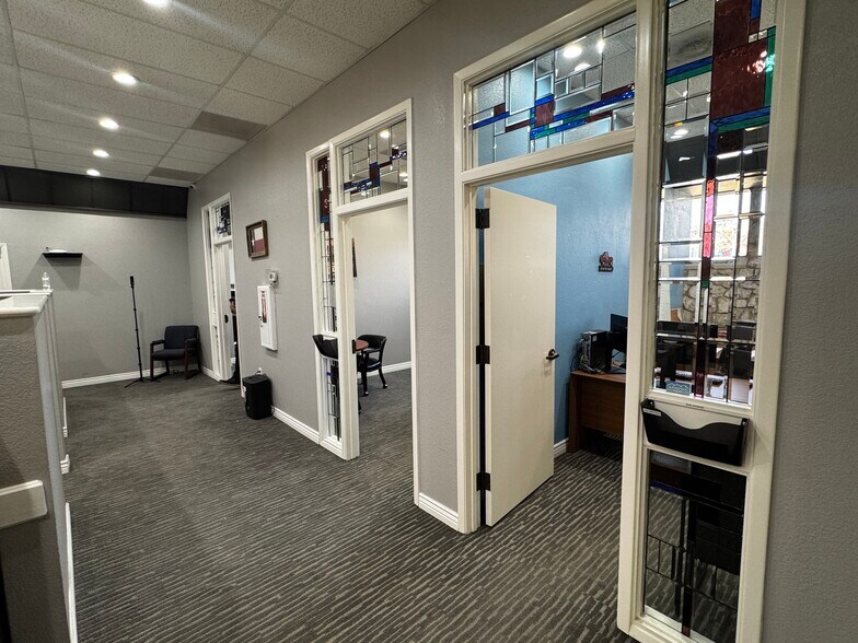 More Photos Of 299 Shadow Mountain Dr, El Paso Medical For Sale