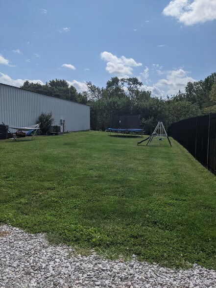 More Photos Of 8211 W Georgetown Rd, Columbus Light Distribution For Sale