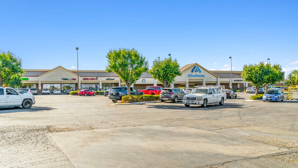More Photos Of 785 Tucker Rd, Tehachapi Storefront Retail Office For Lease