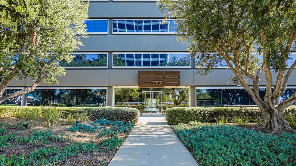 More Photos Of 2101 E El Segundo Blvd, El Segundo Office For Lease