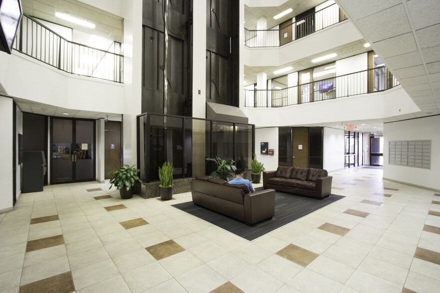 More Photos Of 6420 Richmond Ave, Houston Office For Lease