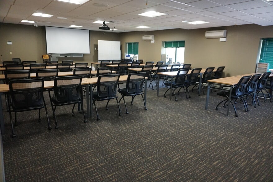 More Photos Of 2201 N 12th St, Fargo Light Distribution For Lease