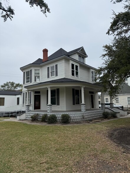 More Photos Of 803 Yale St, Houston Office For Lease