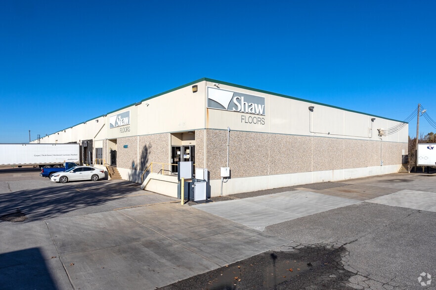 Primary Photo Of 4601-4627 NW 3rd St, Oklahoma City Warehouse For Lease