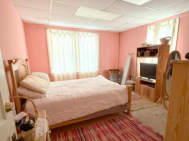 More Photos Of 401-405 Carlisle Ave, York Storefront Retail Residential For Sale