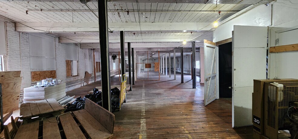 More Photos Of 1669 Thomaston Ave, Waterbury Manufacturing For Lease