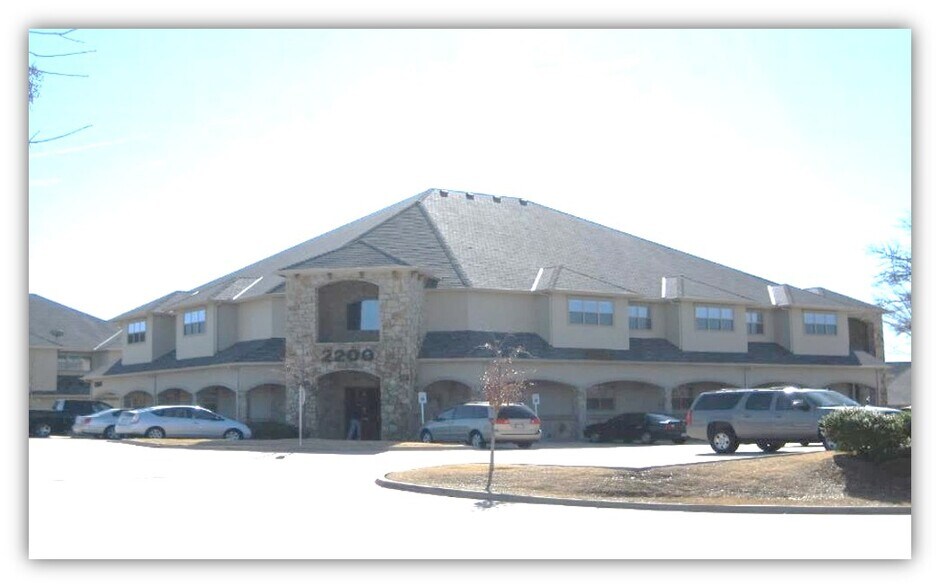 More Photos Of 2200 Pool Rd, Grapevine Office For Lease