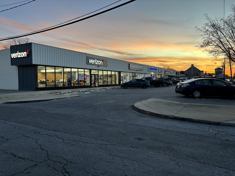 Primary Photo Of 22-28 Hempstead Tpke, Farmingdale Storefront For Lease