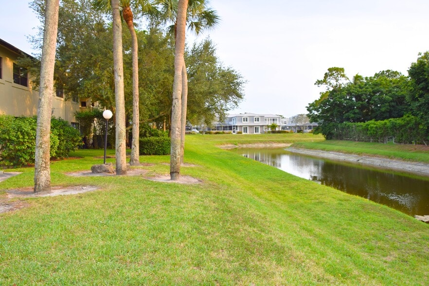 More Photos Of 10625 N Military Trl, Palm Beach Gardens Office For Sale
