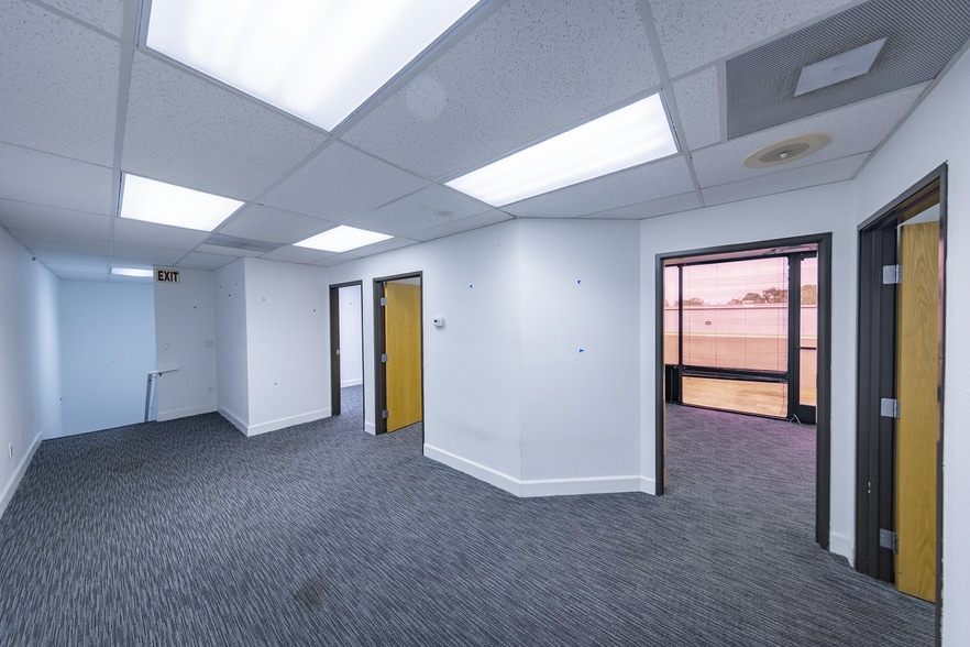 More Photos Of 7964 Arjons Dr, San Diego Research And Development For Sale