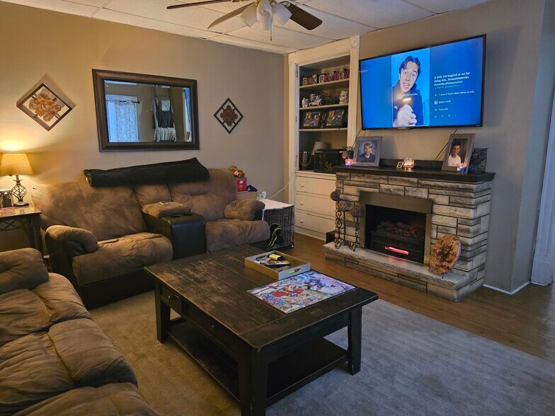 More Photos Of 804 Railroad St, Monongahela Specialty For Sale