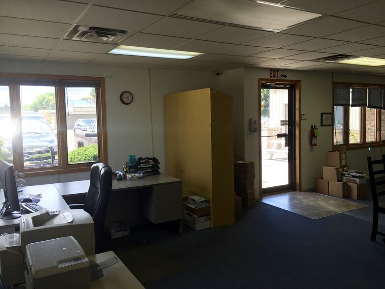 More Photos Of 3461 E North Union Rd, Bay City Office For Lease