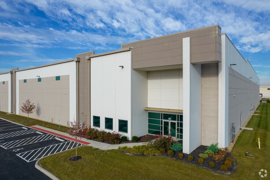 More Photos Of 5275 Centerpoint Pky, Groveport Distribution For Lease