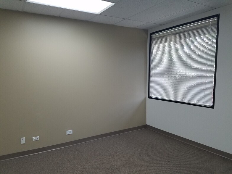 More Photos Of 2503 Eastbluff Dr, Newport Beach Medical For Lease