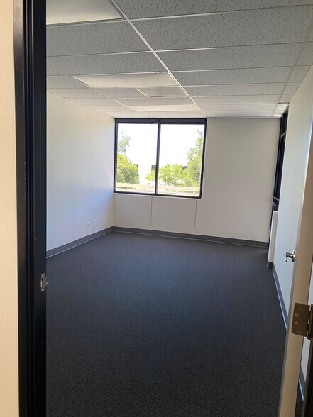 More Photos Of 16 Hughes, Irvine Unknown For Lease