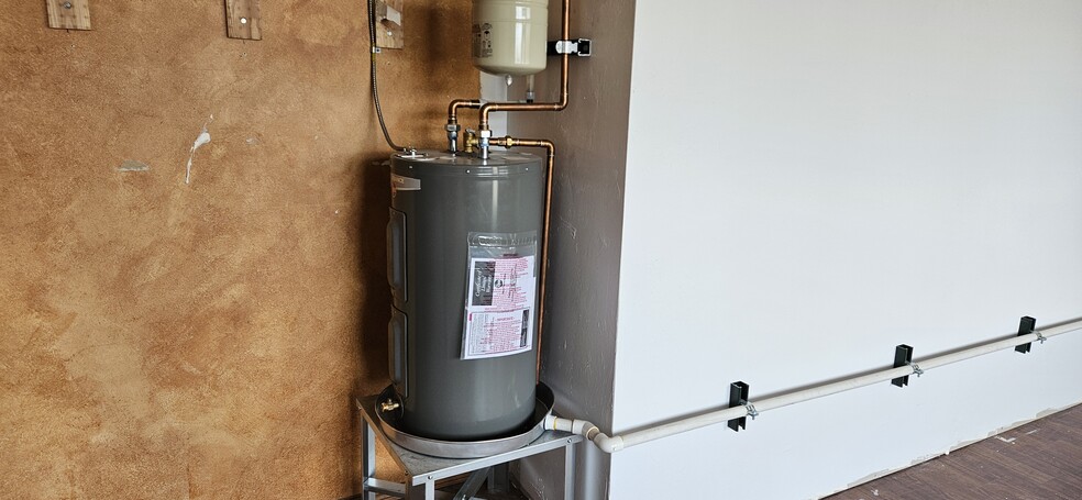 More Photos Of 158 Liddell Street, Ridgway General Retail For Lease