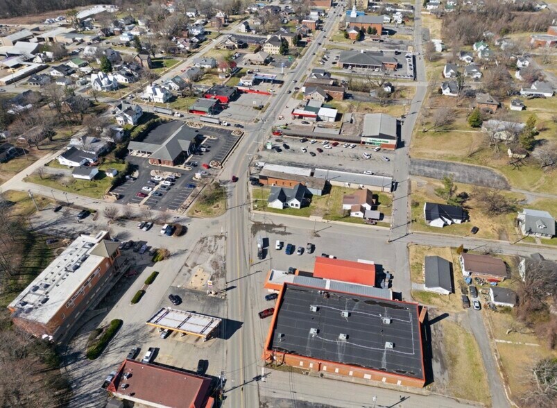 More Photos Of 615 E Main St, Scottsville Office For Sale