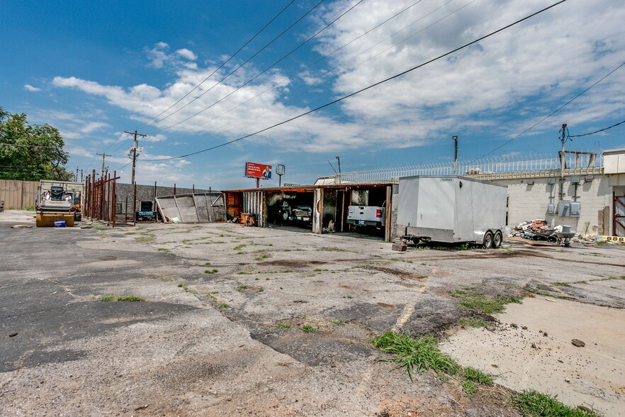 More Photos Of 3500 NW 39th St, Oklahoma City Office For Sale