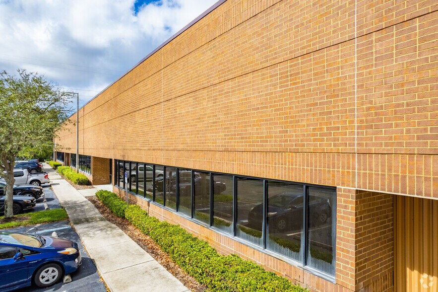 More Photos Of 5909 Hampton Oaks Pky, Tampa Unknown For Lease