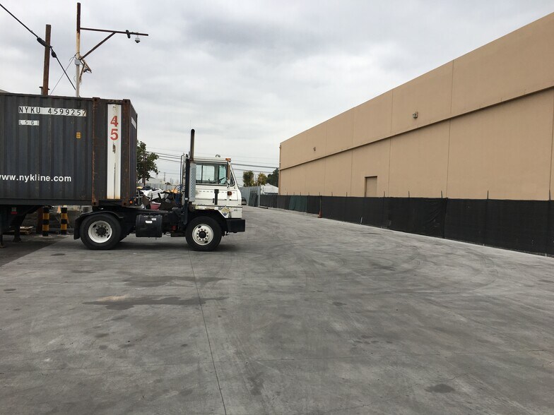 More Photos Of 11911 Woodruff Ave, Downey Warehouse For Sale