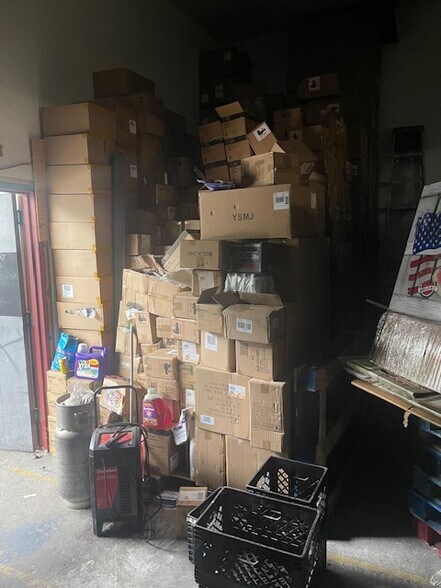 More Photos Of 18 Bay St, Brooklyn Light Manufacturing For Lease