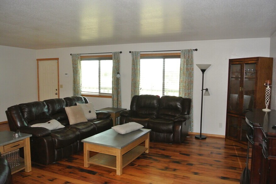 More Photos Of 108 E Hanley Ave, Coeur d'Alene General Retail For Sale
