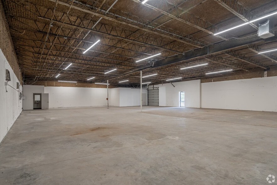 More Photos Of 5900-5934 S Loop Fwy, Houston Unknown For Lease