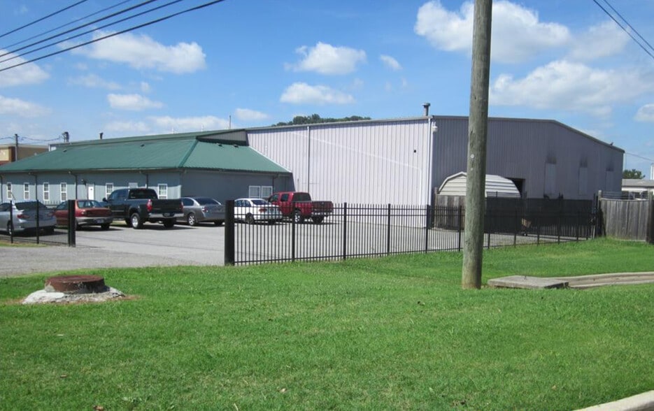 Primary Photo Of 405 Old Mill Rd, Cartersville Warehouse For Sale