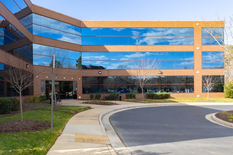 More Photos Of 4101 Cox Rd, Glen Allen Office Residential For Lease