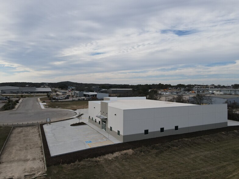 More Photos Of 176 Enterprise Pkwy, Boerne Unknown For Lease